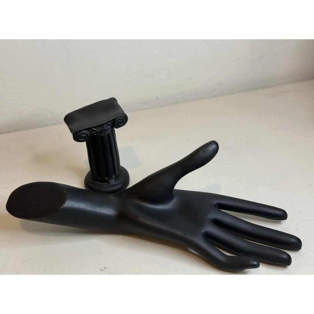 The Unbranded Brand hand model